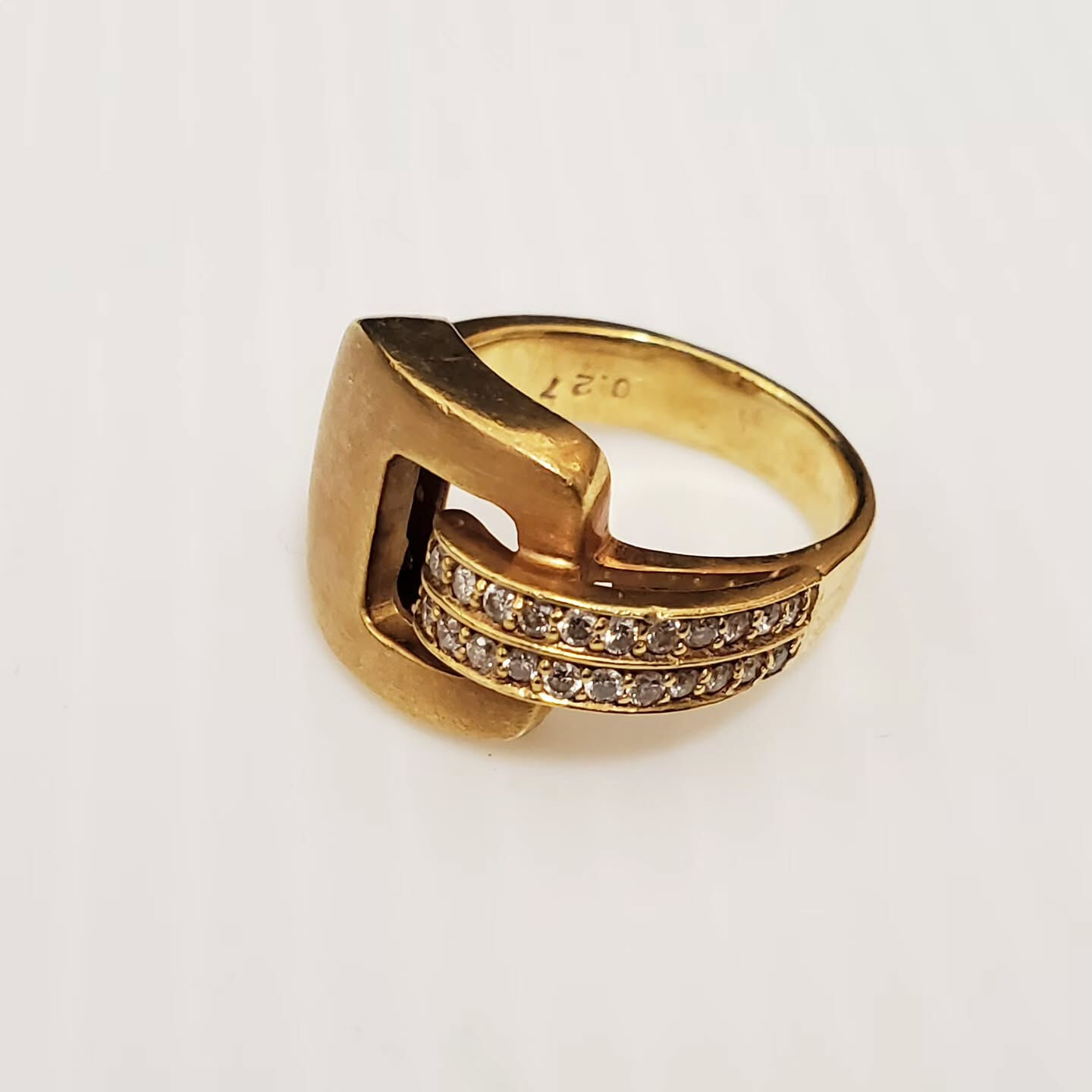 札幌市で金やプラチナ、宝石などの貴金属を売却する際には、ぜひ
