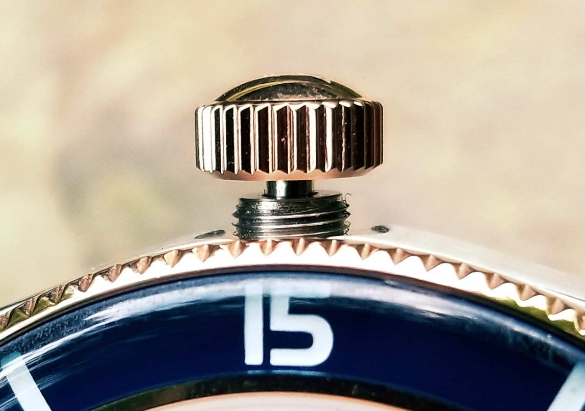 screw-down-watch-crown.pn