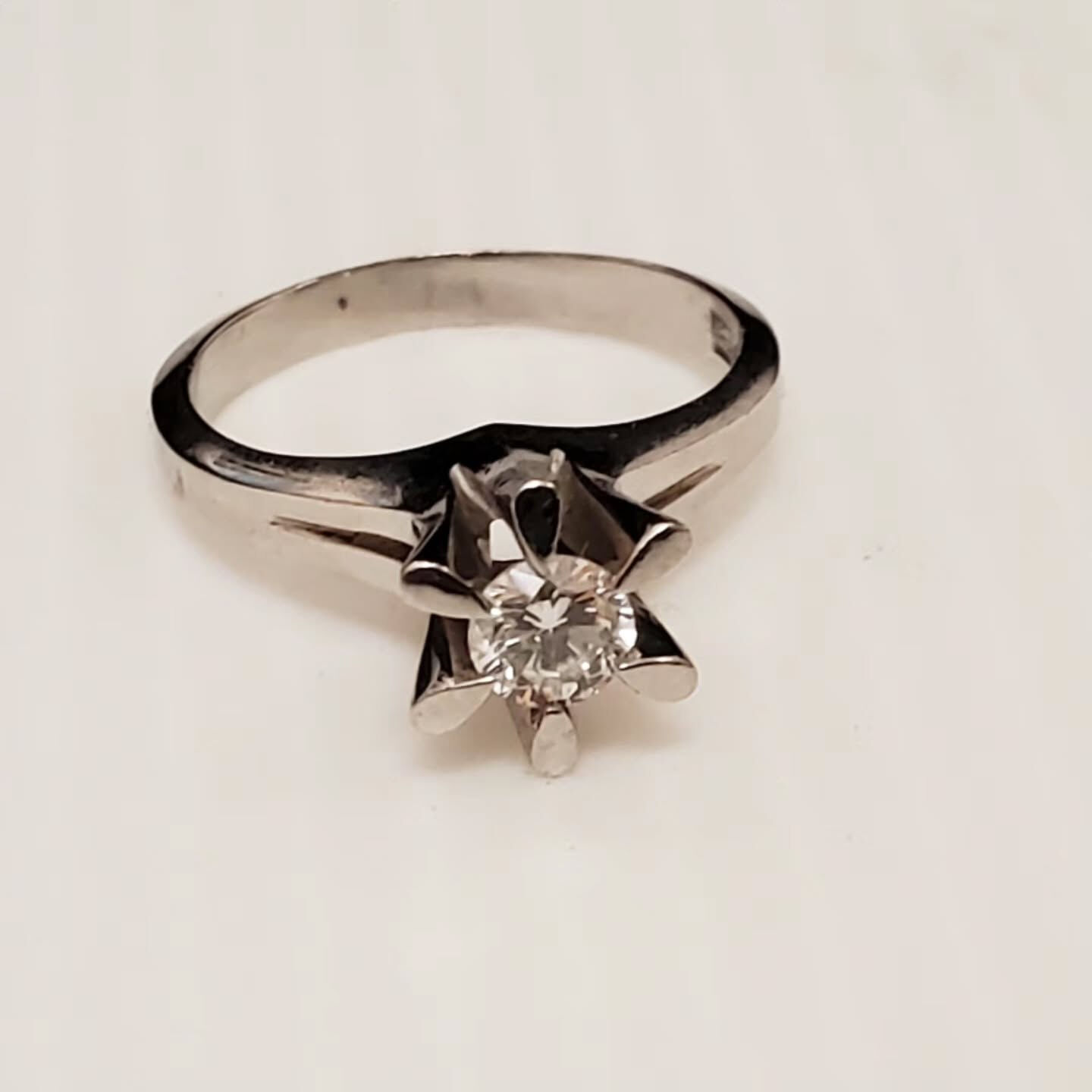 Pt900ダイヤモンドリングの買取実績についてご紹介いたしま