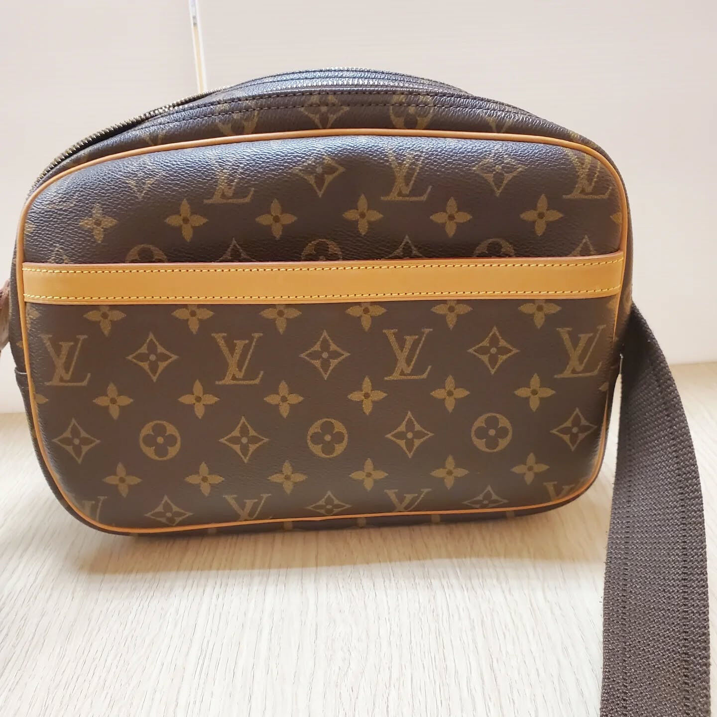 ルイヴィトンのモノグラム リポーターをお買取させていただきま